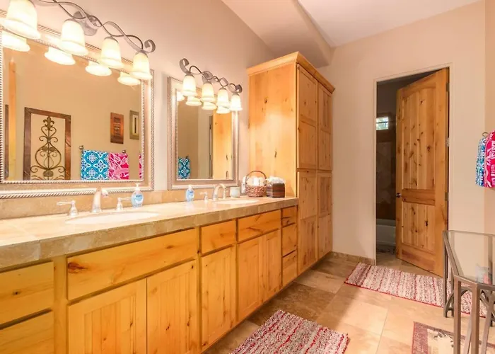 Desert Foothils Private Oasis Holiday home
